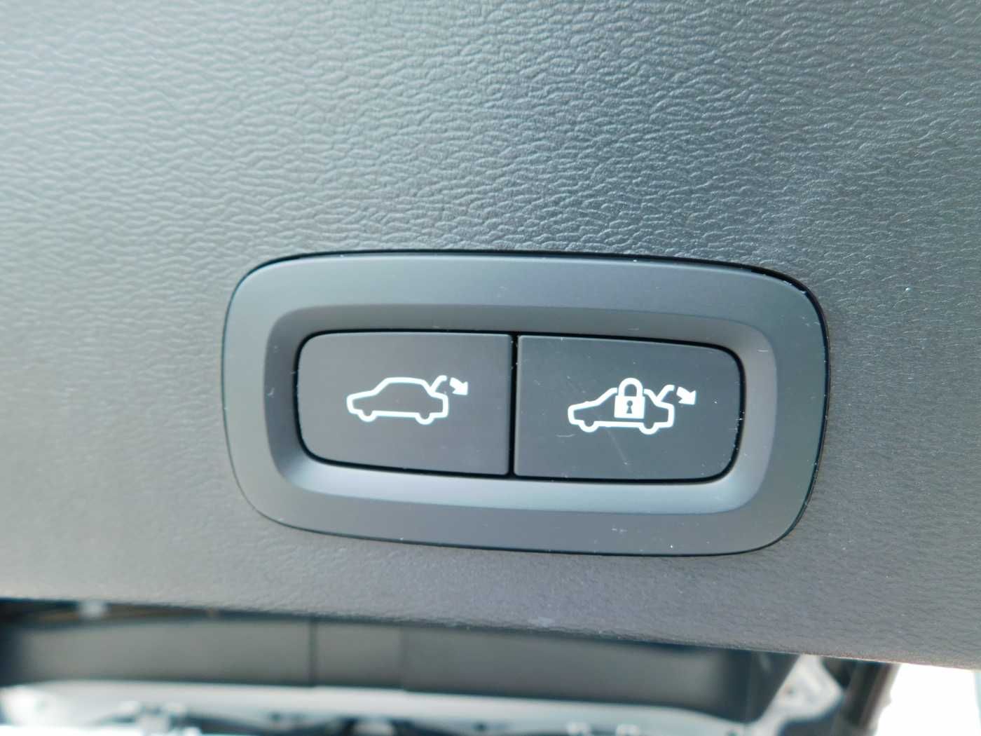 Fahrzeugabbildung Volvo XC40 B4 B DKG Core 'ACC, BLIS, AHK'