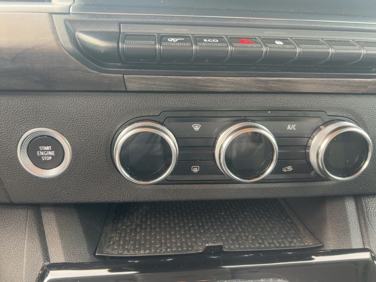 Fahrzeugabbildung Renault Kangoo Intens BLUE dCi 115