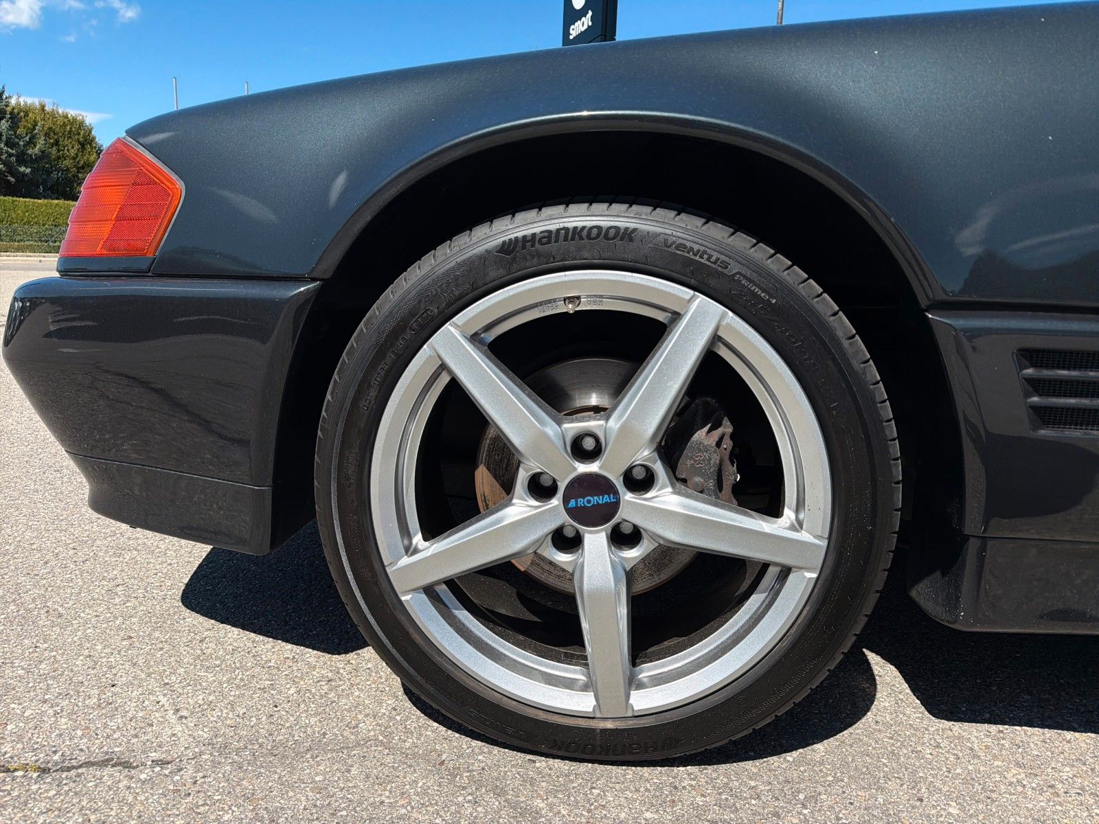 Fahrzeugabbildung Mercedes-Benz SL 320