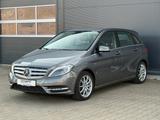 Mercedes-Benz B 200*Automatik*Leder*Bi-Xenon*Navi*PDC*SHZ* - Mercedes-Benz B 200 Gebrauchtwagen
