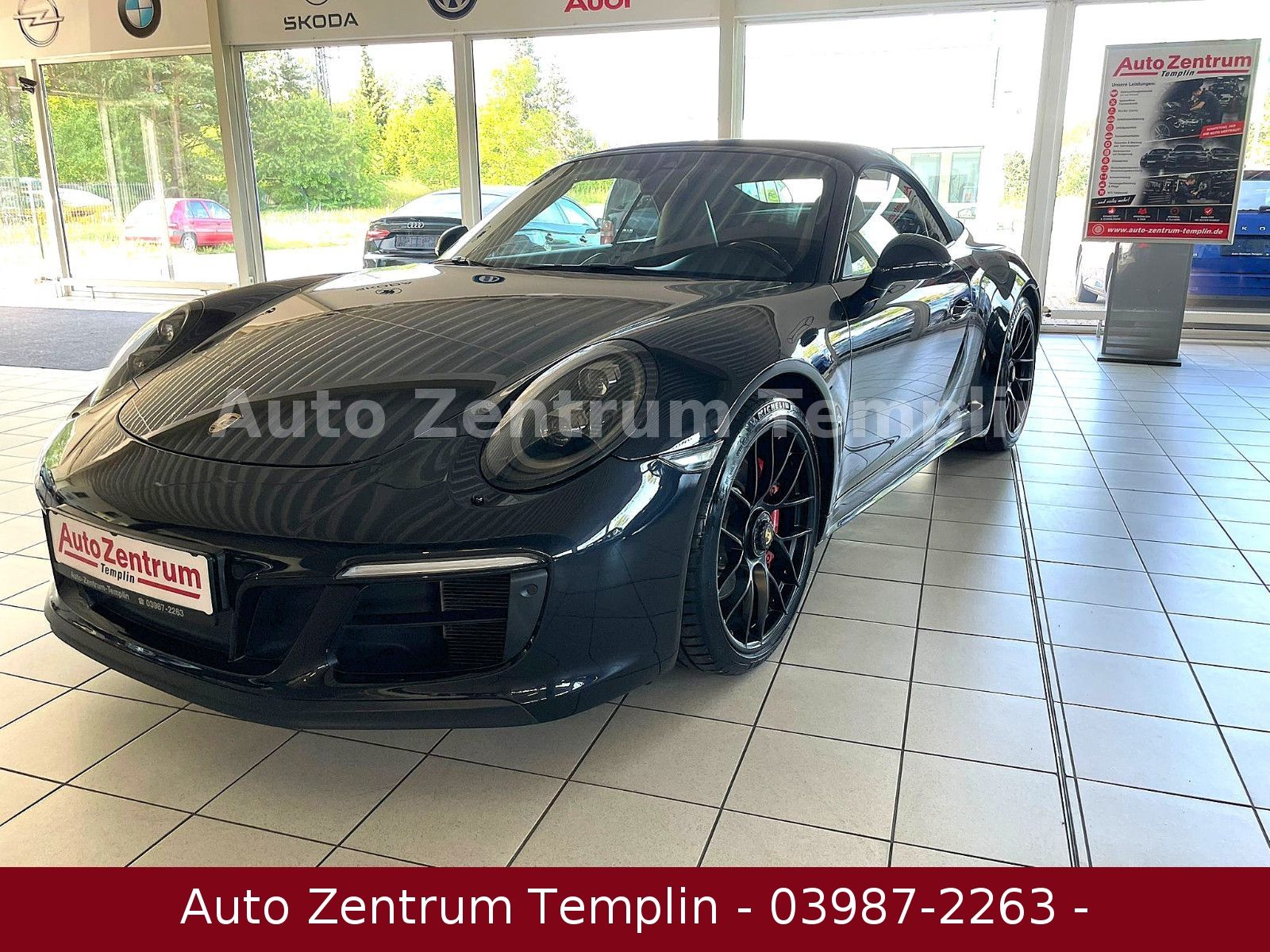 PORSCHE 911 Carrera 4 GTS-Navi-LED-Kamera-Leder-Approved