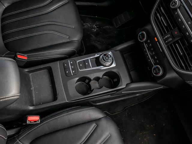 Ford Kuga 2.5 Plug-In Hybrid Vignale Stauassistent