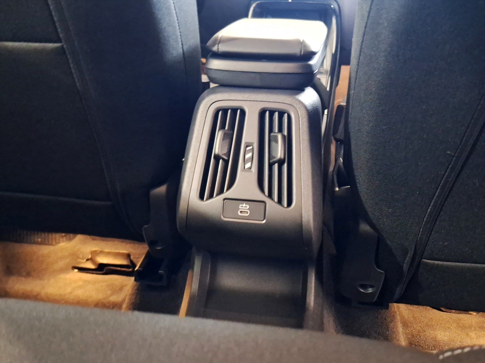 BMW X1 sDrive20d AHK Kamera LED Sitzheizung Alarm foto 17