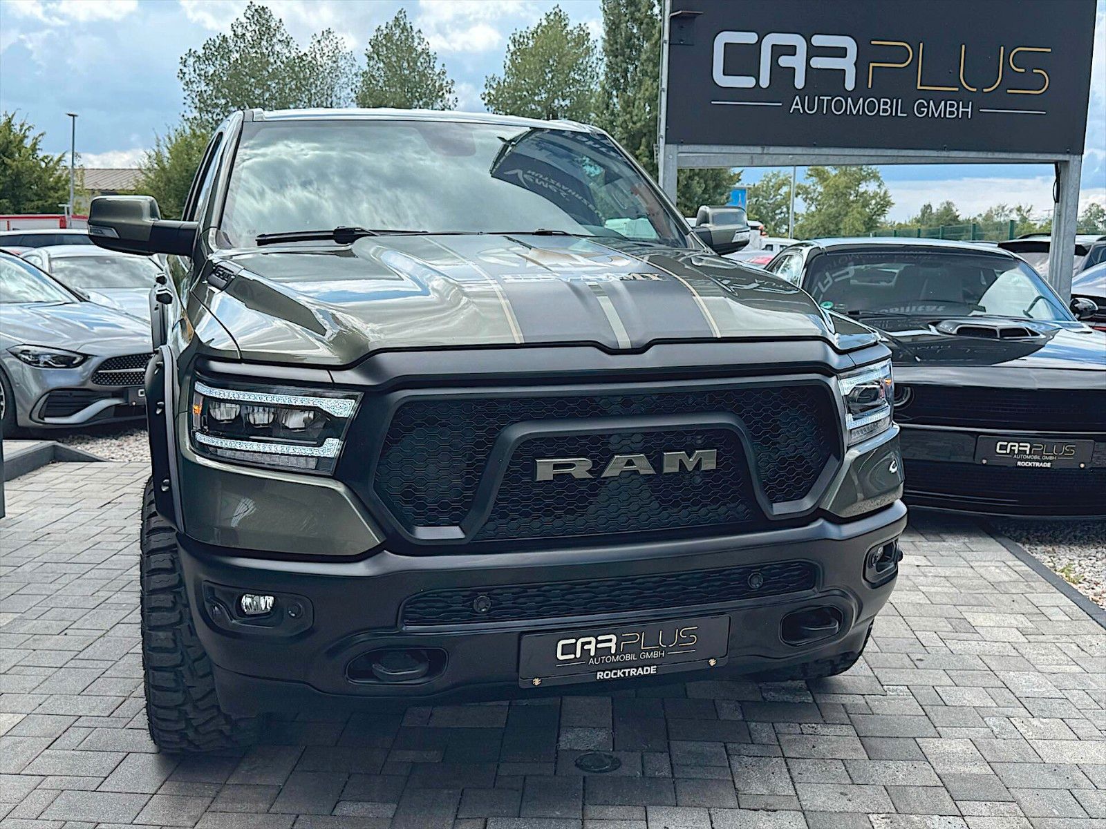 Fahrzeugabbildung Dodge RAM 5.7 V8 HEMI US ARMY STYLE Offroad 4x4 LED
