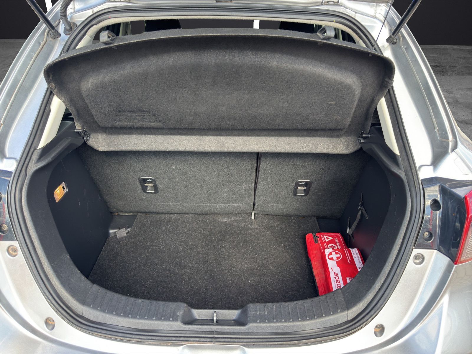 Fahrzeugabbildung Mazda 2 Lim. Exclusive-Line PDC*Shzg*USB*Tempo