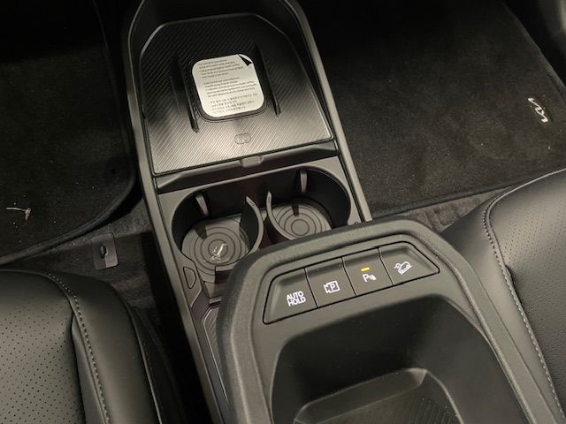 Fahrzeugabbildung Kia EV4 150 kW Earth El. Panodach Navi Digitales Coc