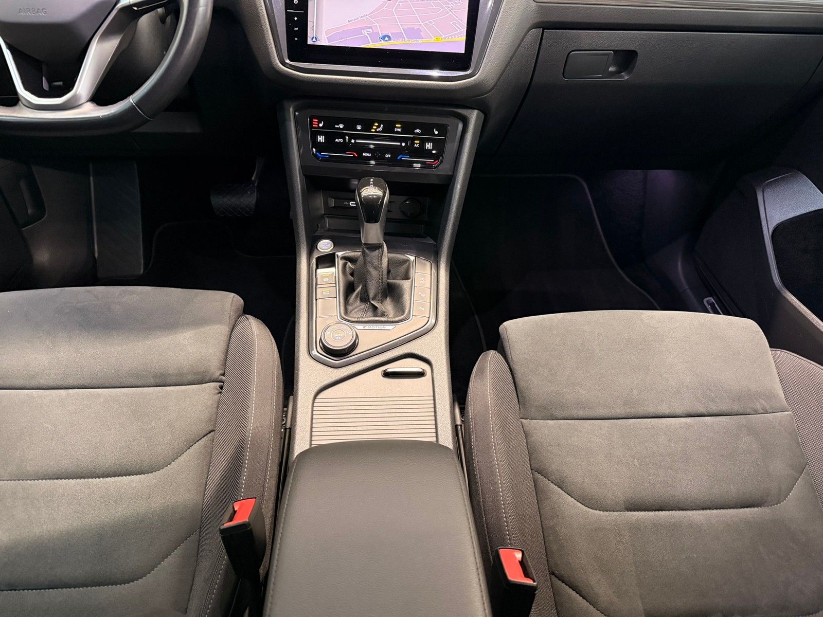 Fahrzeugabbildung Volkswagen Tiguan Alls. 2,0 TDI Eleg. 4Motion + AHK +Kamera