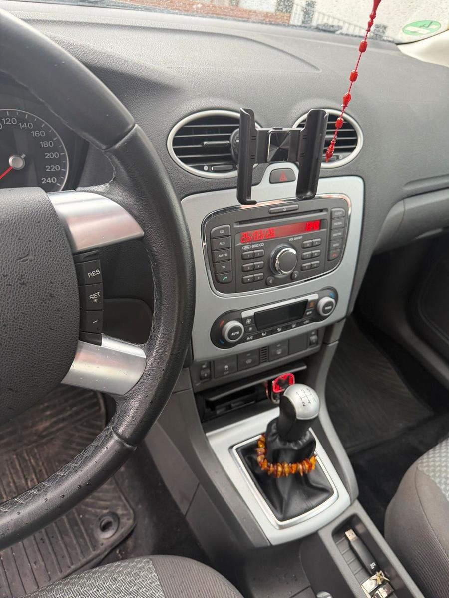 Ford Focus 2008 — photo 11