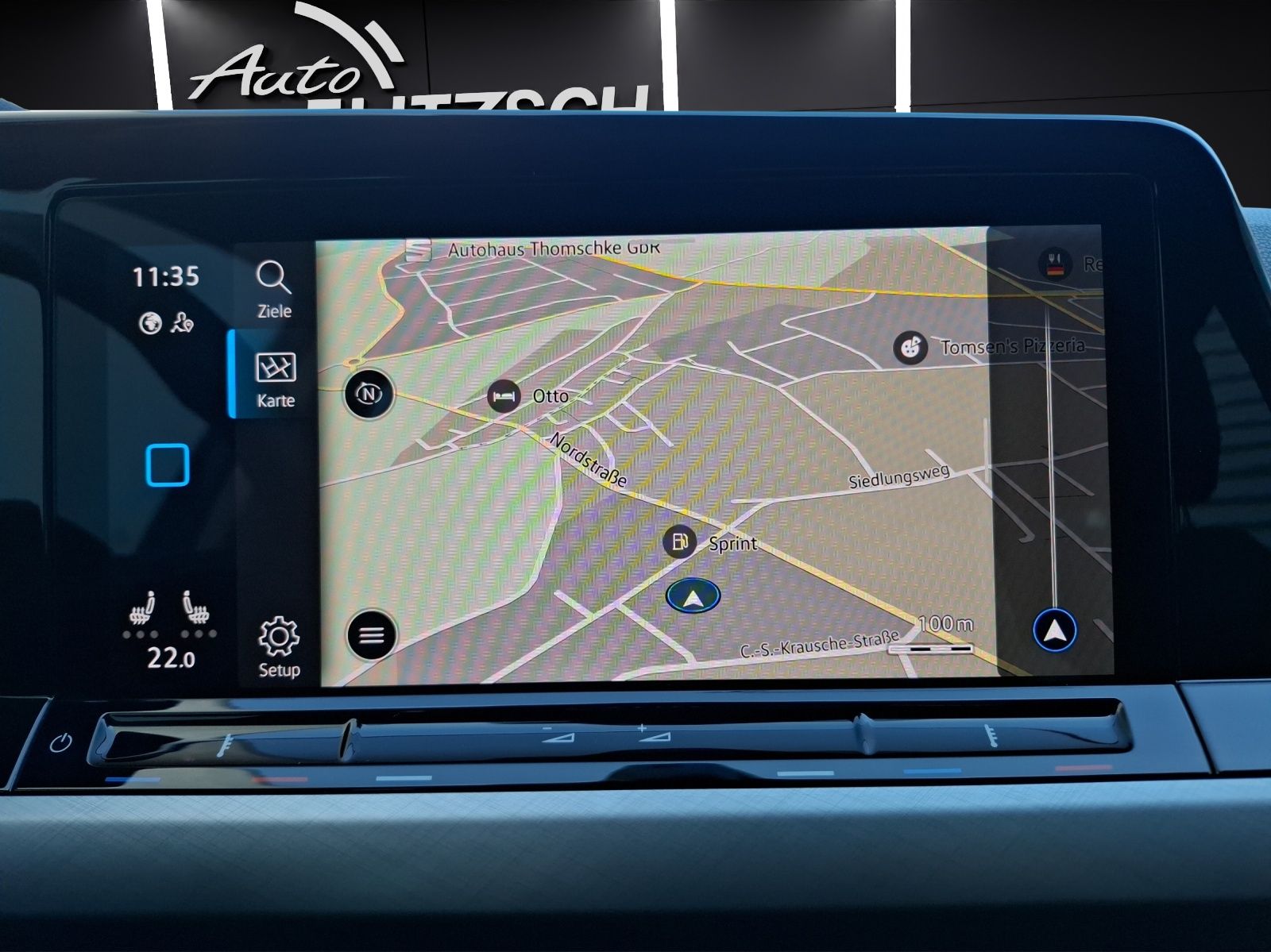 Fahrzeugabbildung Volkswagen Golf VIII Variant eTSI Life DSG LED AHK Navi AID