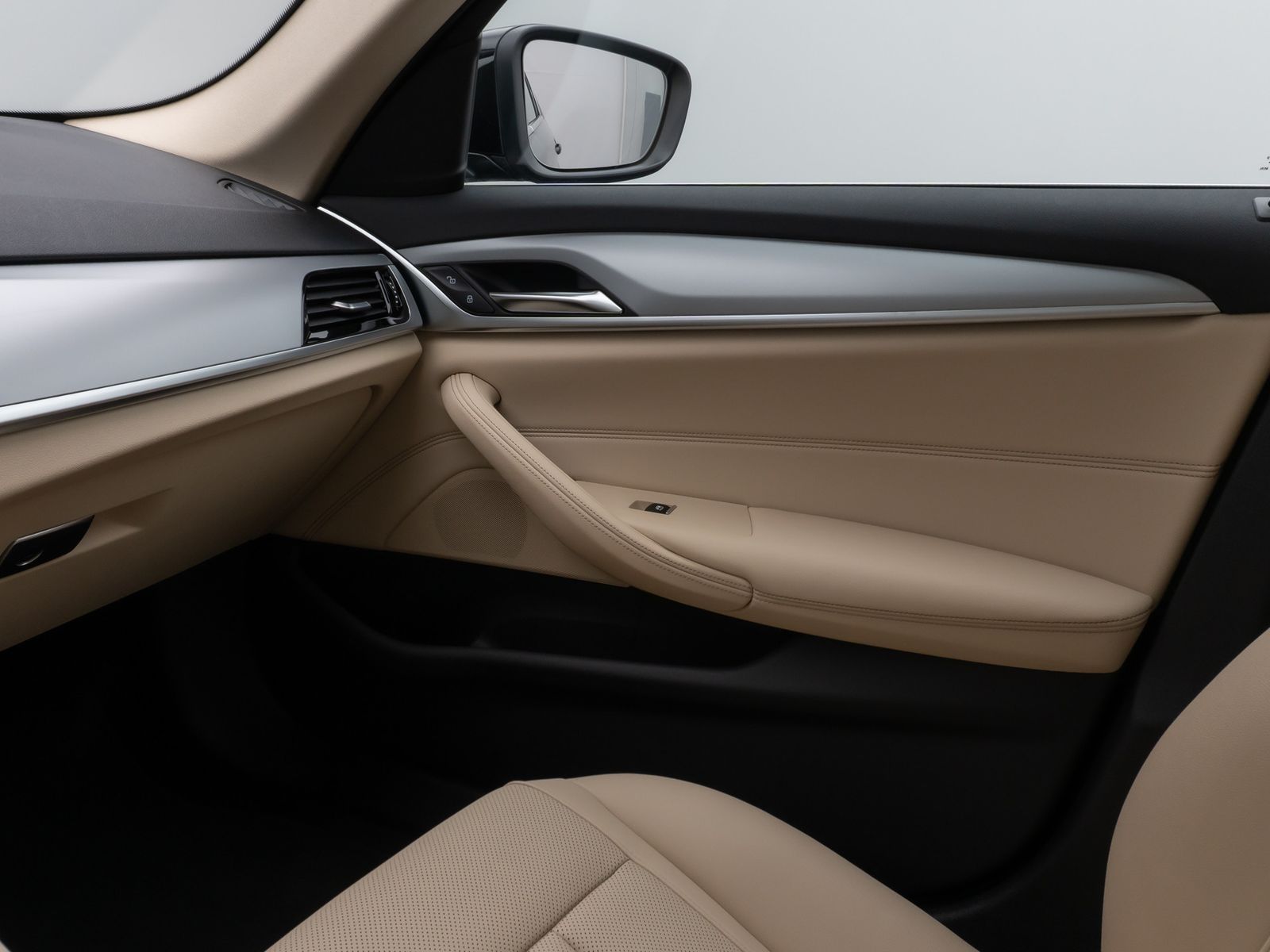 Fahrzeugabbildung BMW 530i Kamera Glasdach DAB Lenkrhzg Klima-4. Alarm