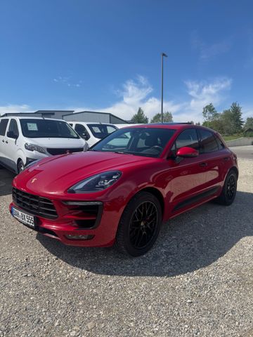 PORSCHE Macan GTS