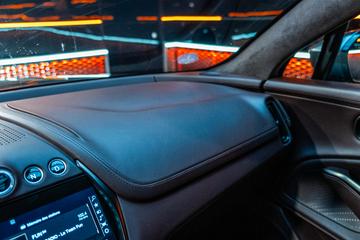2020 Aston Martin DBX 缩略图 43
