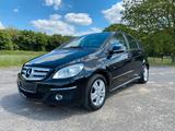 Mercedes-Benz B 180 Klima Radio Alu PDC Sitzheizung - Mercedes-Benz B 180 Gebrauchtwagen in Krefeld