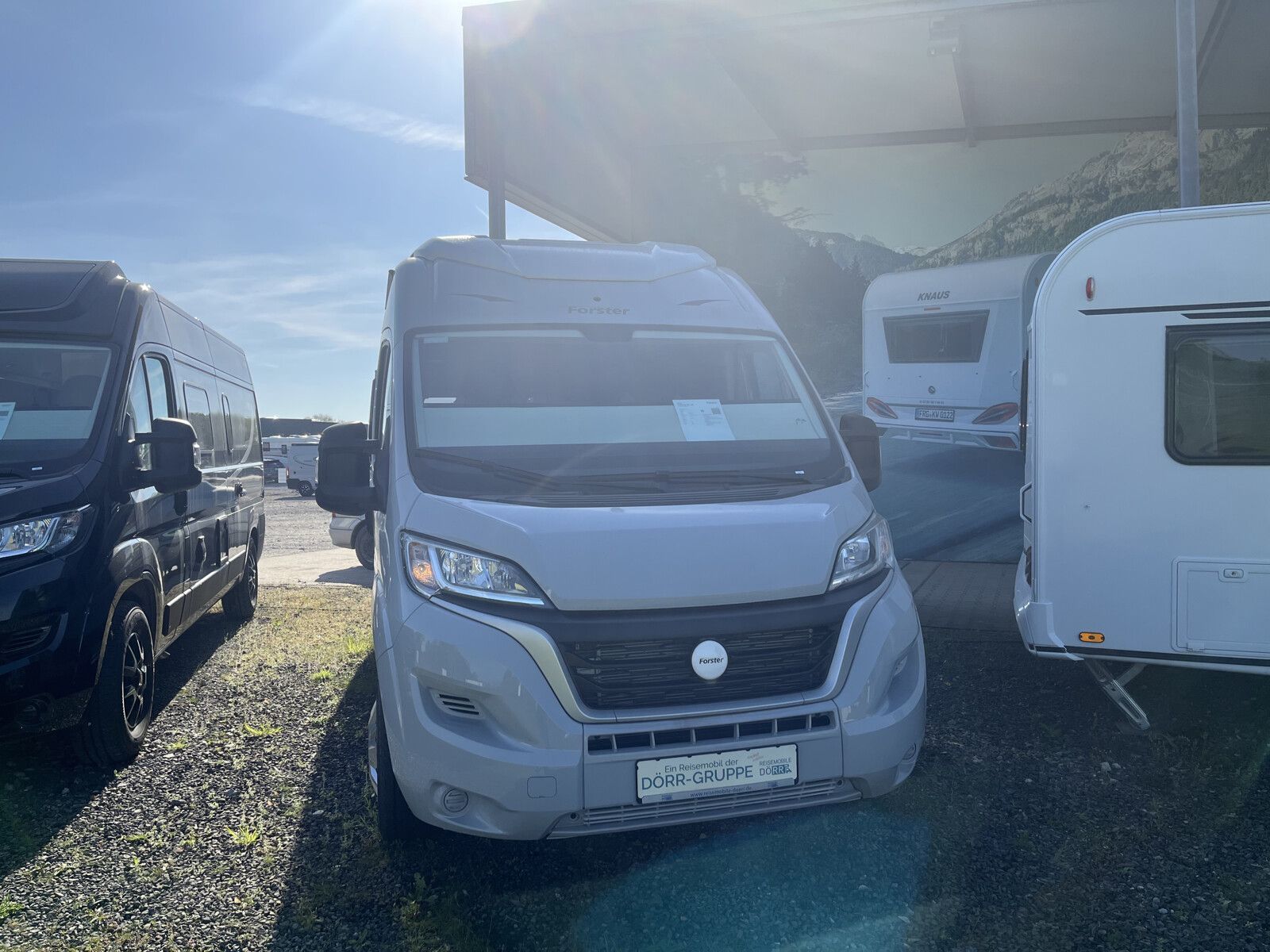 Fahrzeugabbildung Forster Vantasy 541 HB 140 PS mit Pop-Up Dach