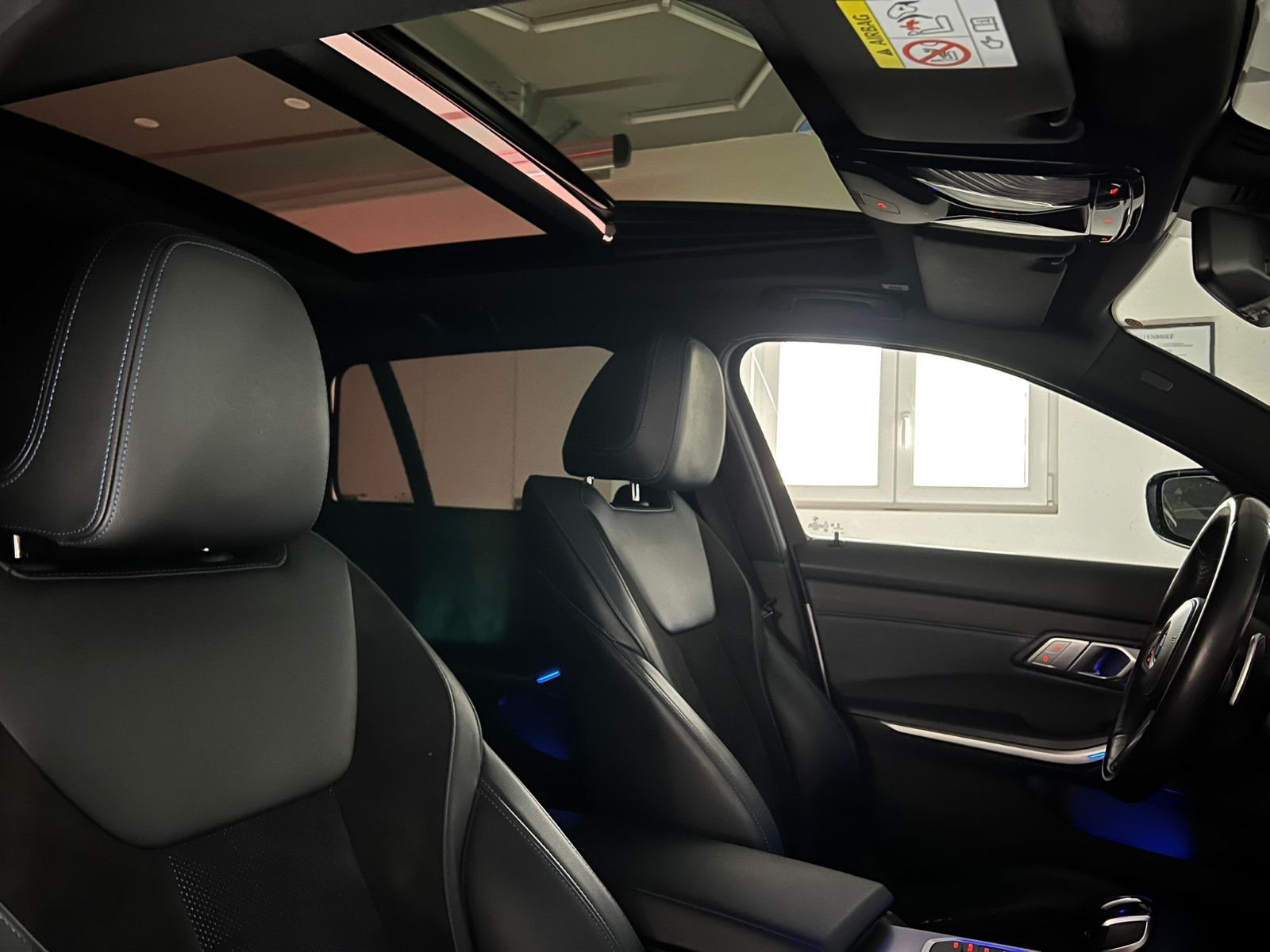 Fahrzeugabbildung BMW 320 d xDrive M SPORT/PANO/HuD/H&K/VRTL COCKPIT