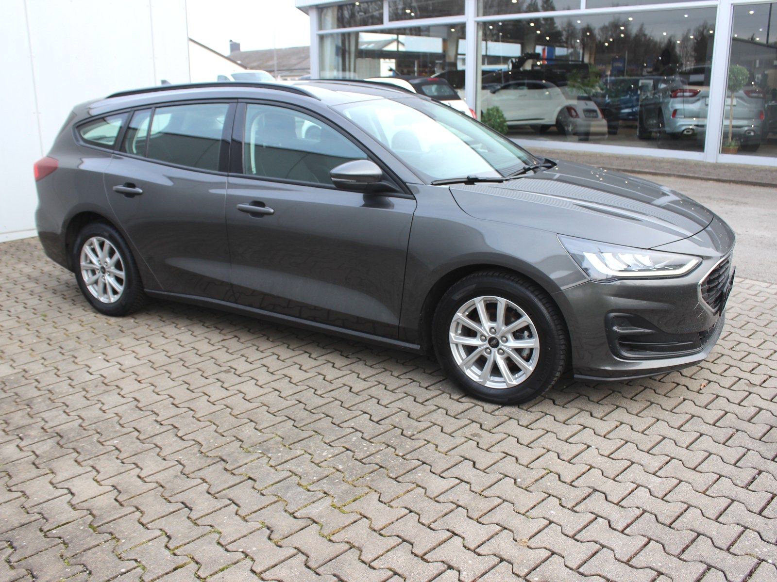 Fahrzeugabbildung Ford Focus Cool & Connect 1,5 EcoBlue