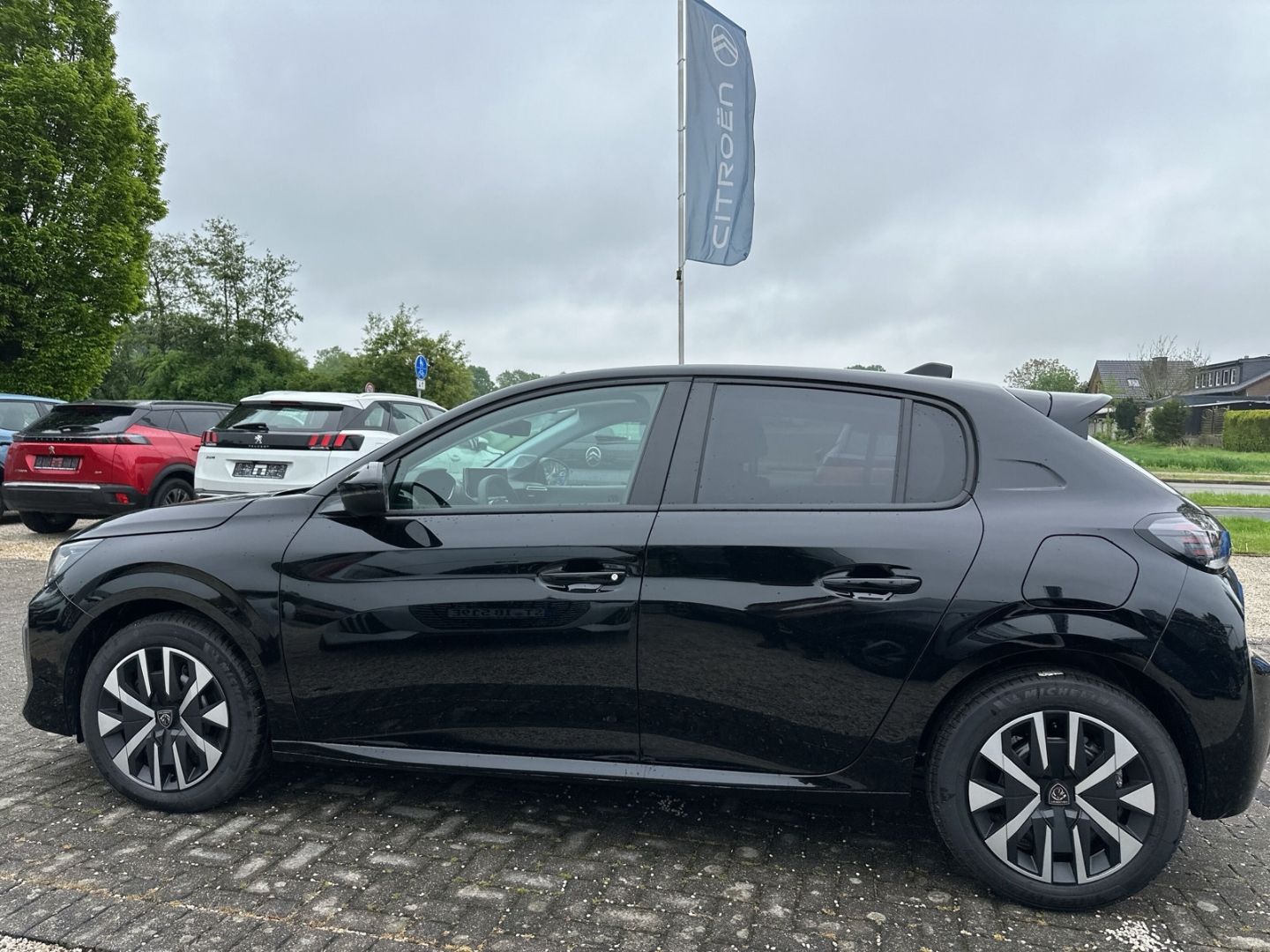 Peugeot 208 - Bild 2