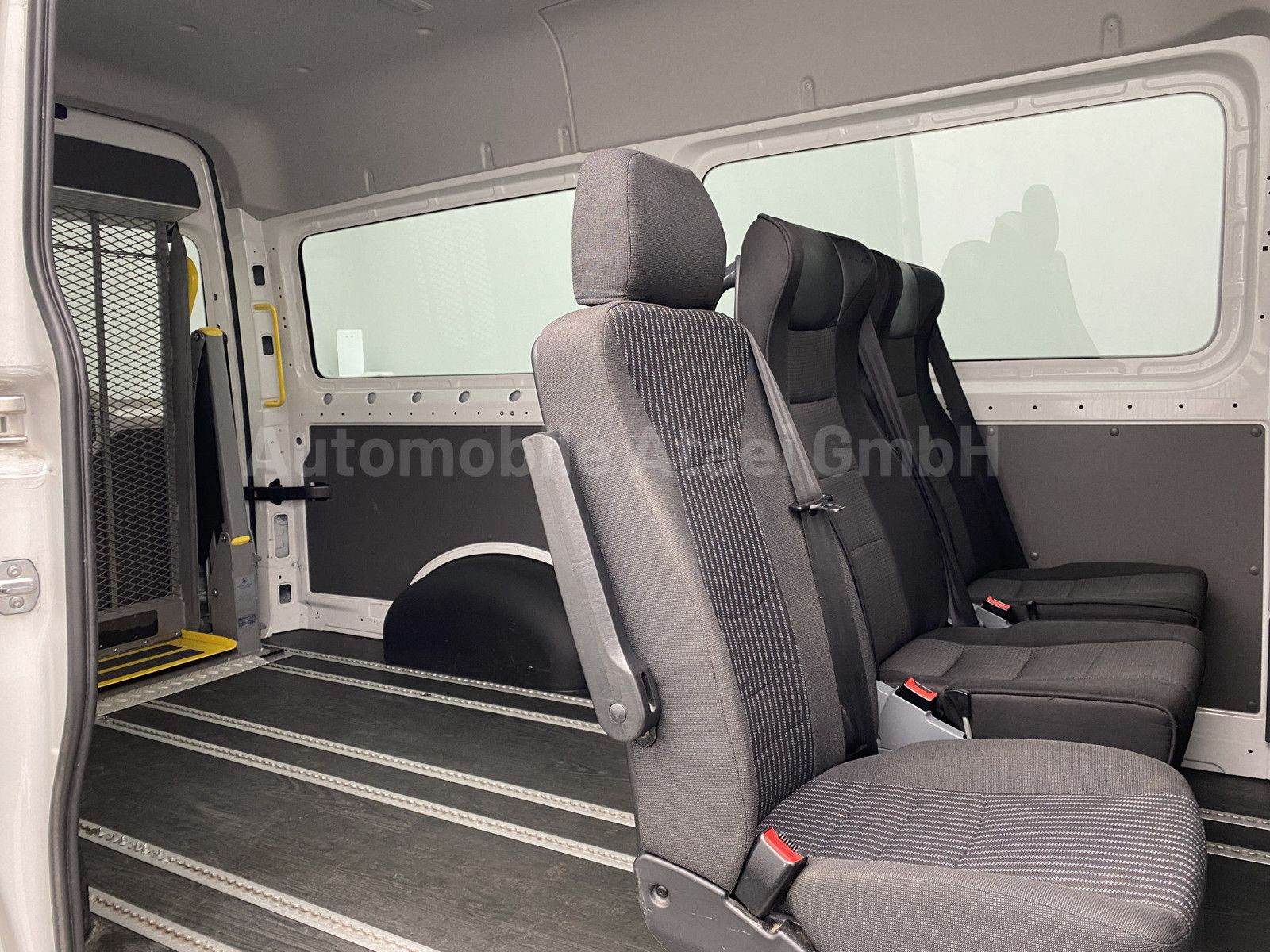 Fahrzeugabbildung MAN TGE 3.140 Kombi *ROLLSTUHL-LIFT* 6-SITZE 7785