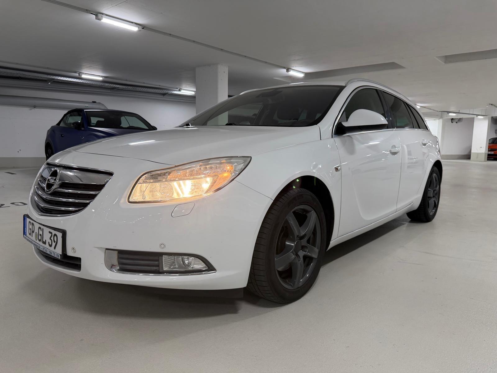 Opel Insignia Eco CDI 2.0 Standheizung + Top Zustand 