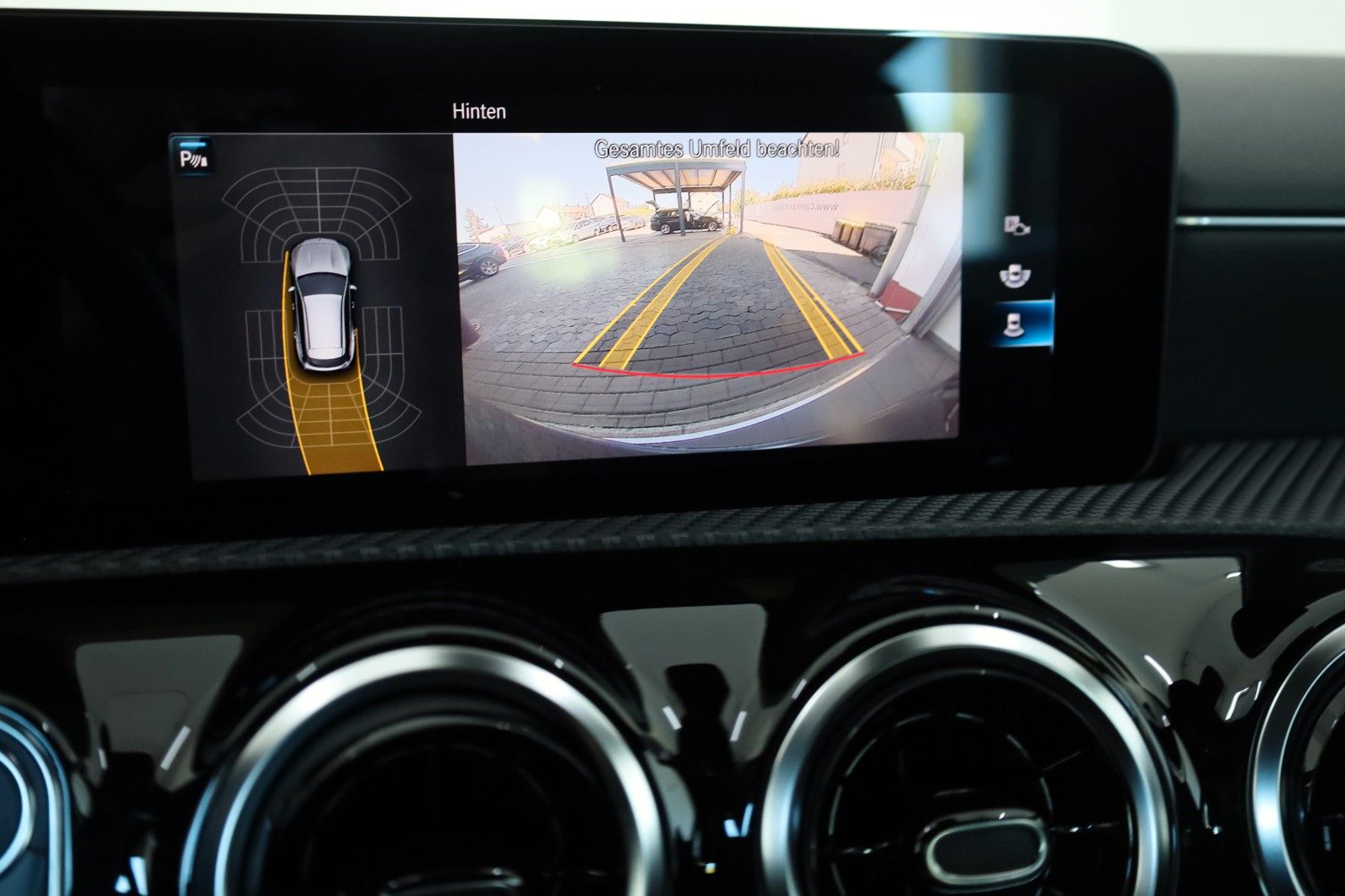 Fahrzeugabbildung Mercedes-Benz CLA 200 d SB, Navi,LED,DAB,Park Paket,Kamera,SH