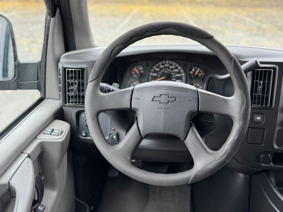 Fahrzeugabbildung Chevrolet Express Chevy Van 6.0 V8 2500 LPG 9 Sitzer