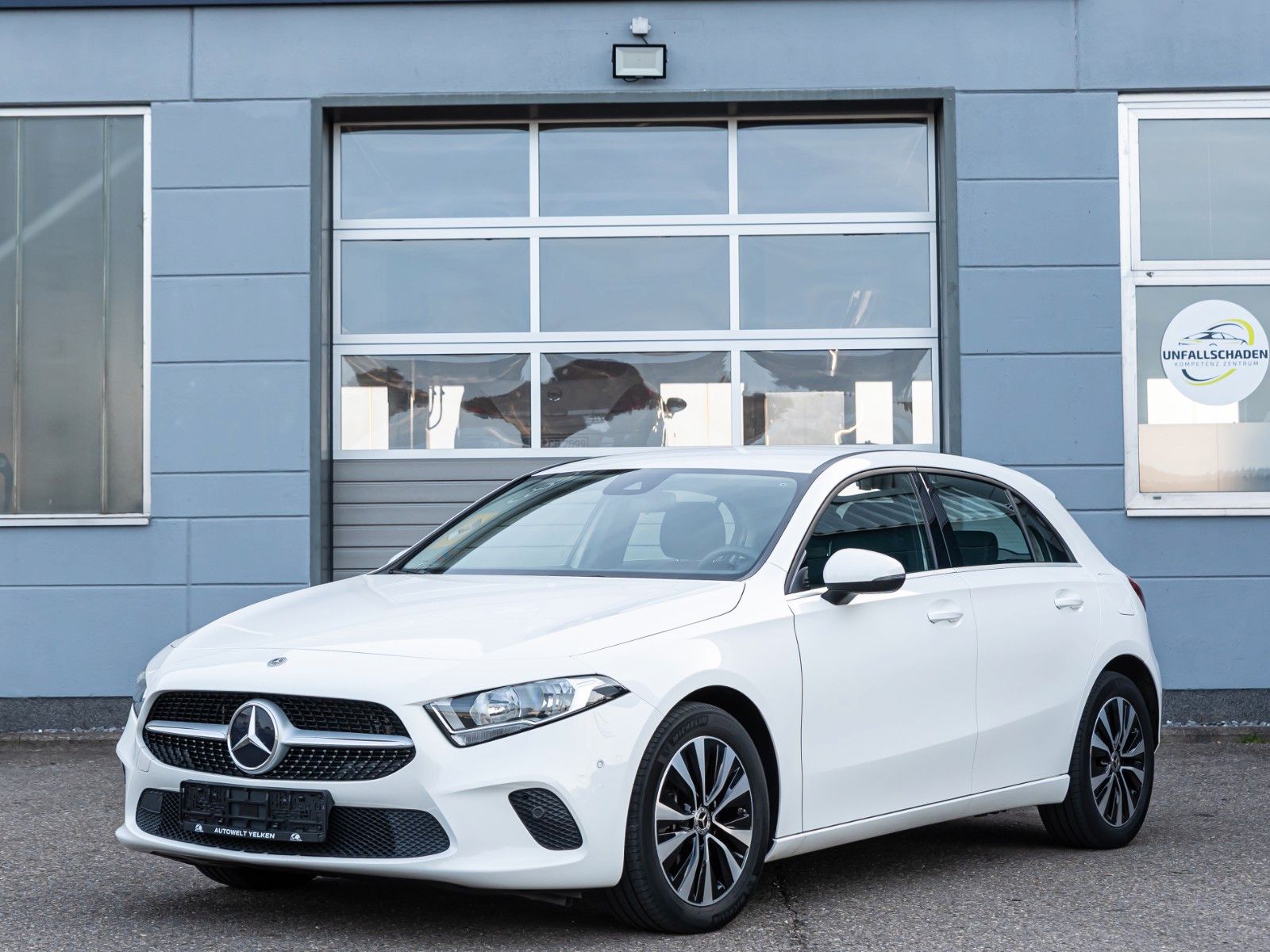 Mercedes-Benz A 250e NAVI,TEMPO,PDC,