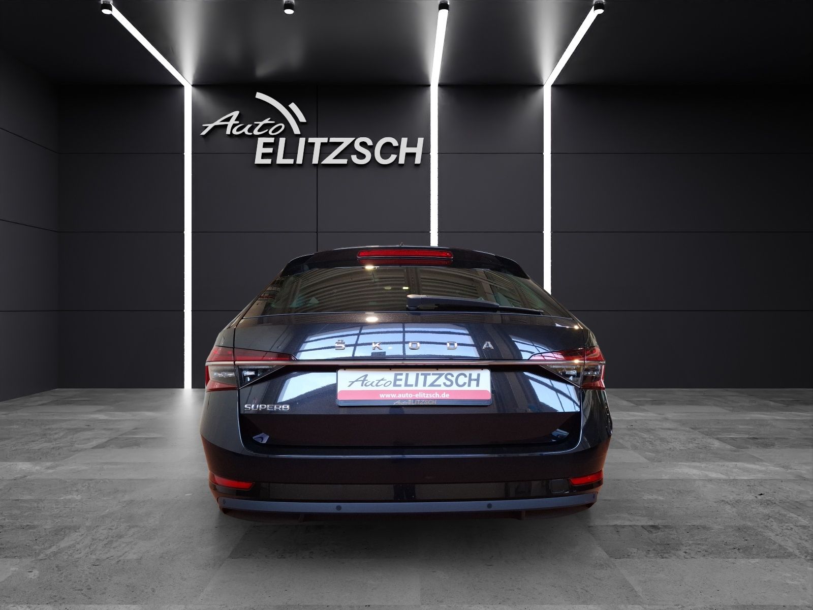 Fahrzeugabbildung SKODA Superb Combi TDI Style DSG Matrix Navi PDC SH LM