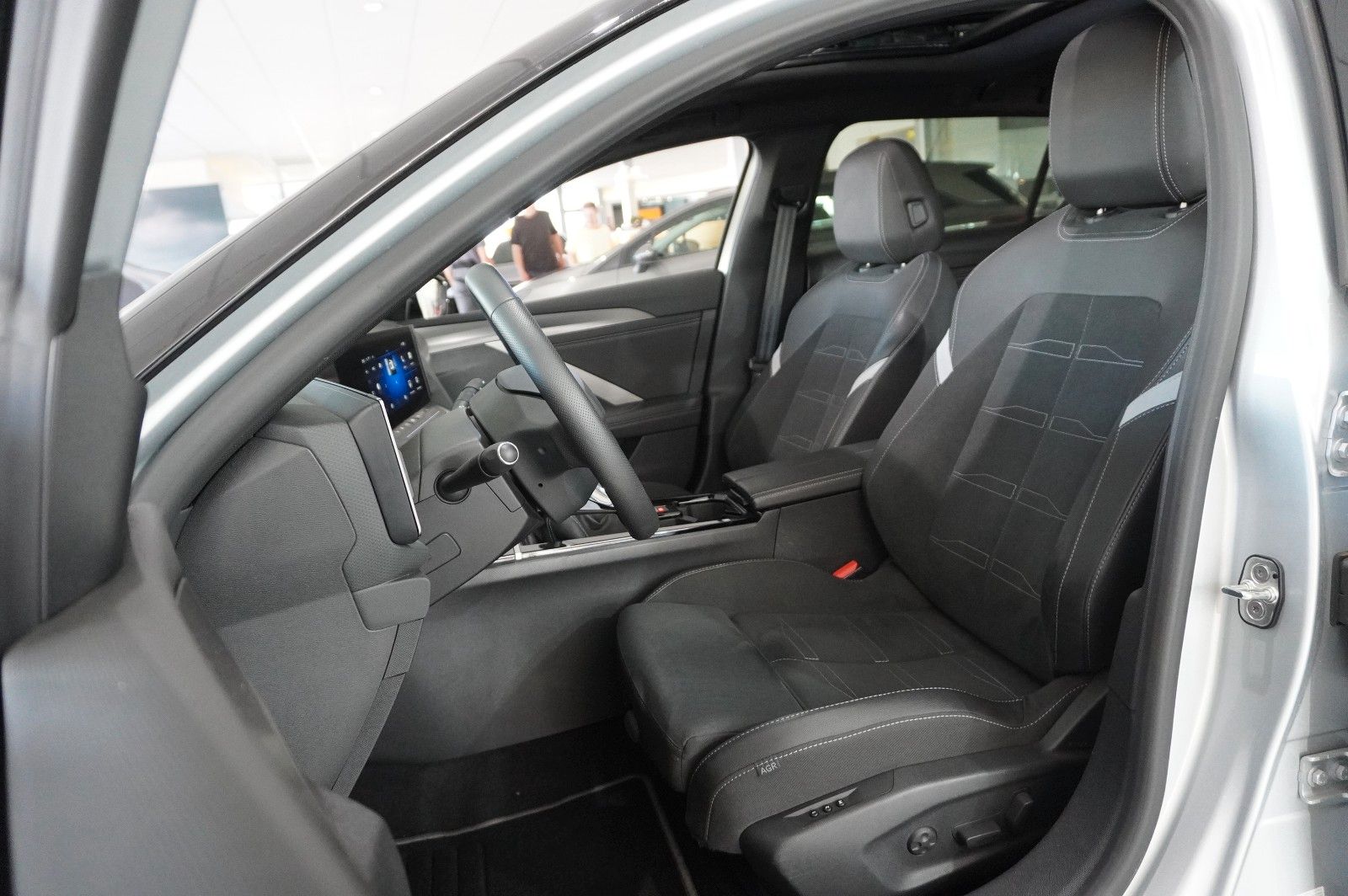 Fahrzeugabbildung Opel Astra L ST 1.2T GS SPORT NAVI/LED/360°/PANO/HUD