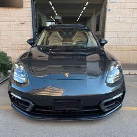 Porsche Panamera - 1