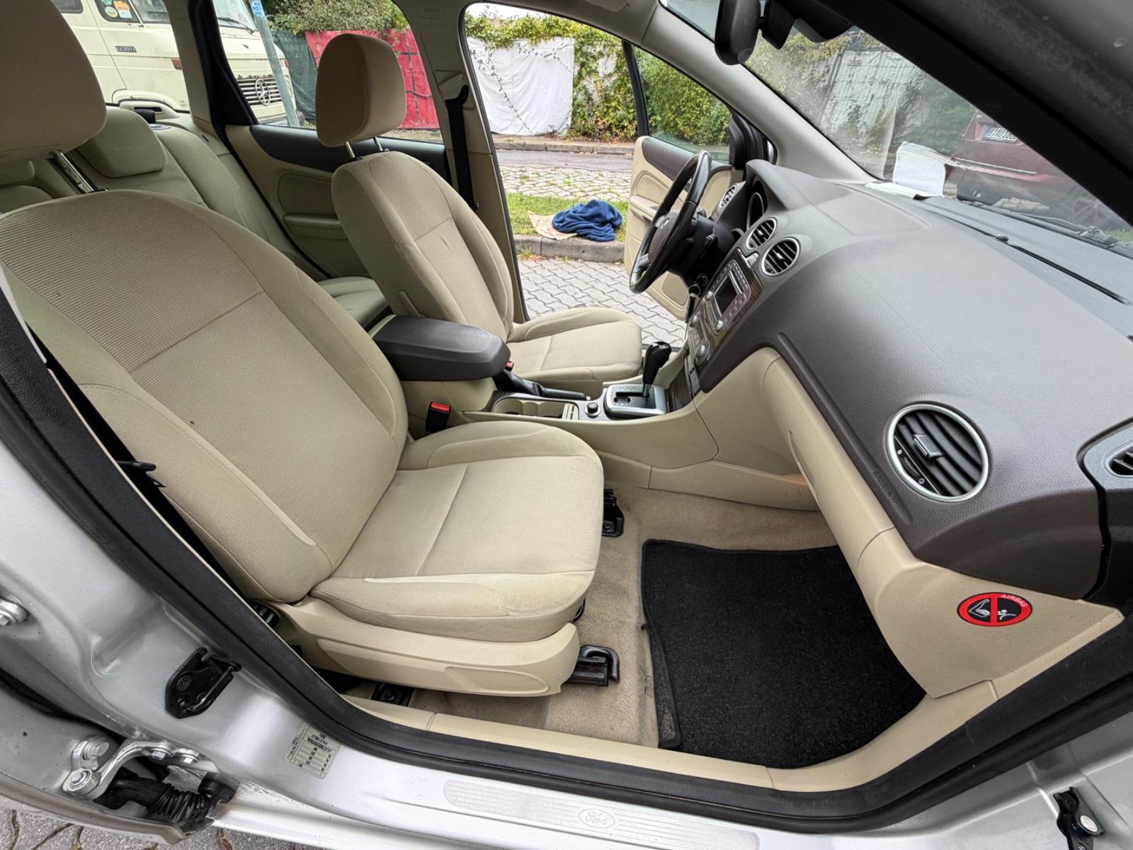 Ford Focus 2008 — photo 23