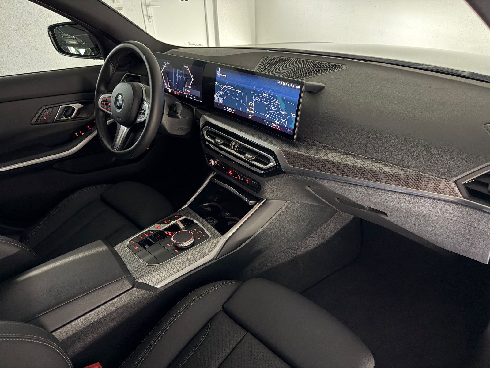 Fahrzeugabbildung BMW 330 i M SPORT/LED/DAB/KAMERA/ACC/CURVED DISPLAY