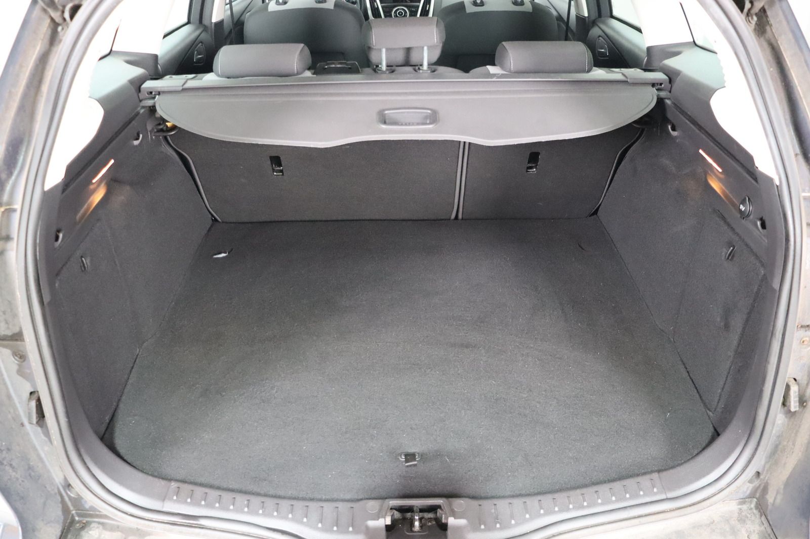 Fahrzeugabbildung Ford Focus 1.0 econetic Turnier Champions League