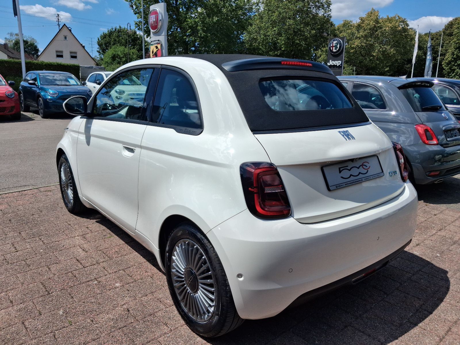 Fahrzeugabbildung Fiat 500 Cabrio E