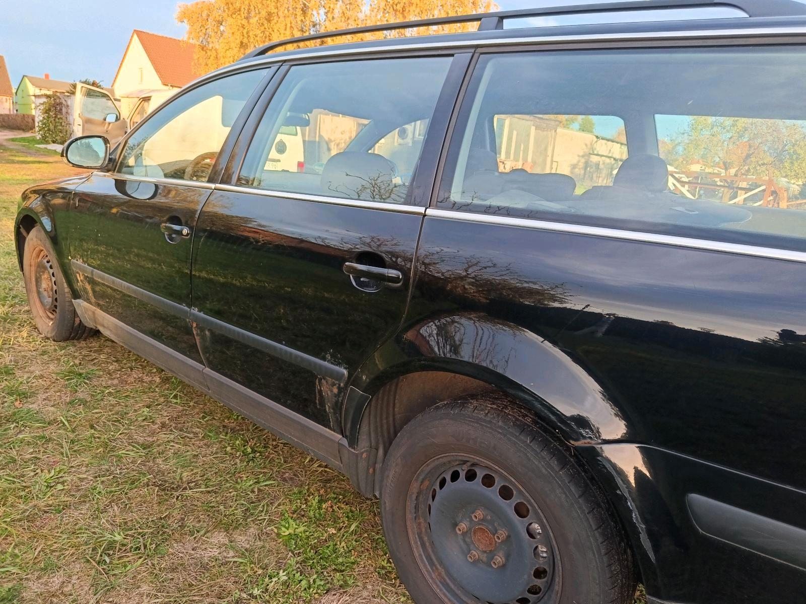 Volkswagen Passat 2005 — rear view