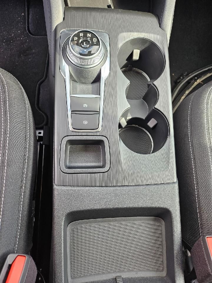 Fahrzeugabbildung Ford Kuga Hybrid Titanium