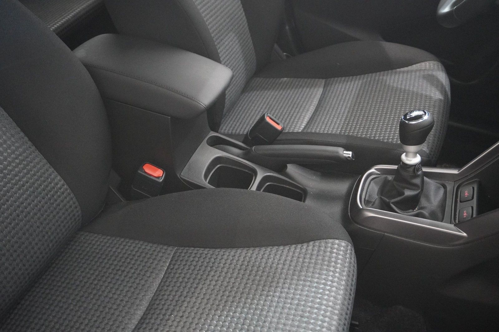 Fahrzeugabbildung Suzuki (SX4) S-Cross 1.4 COMFORT NAVI/LED/KAMERA/SH/DAB
