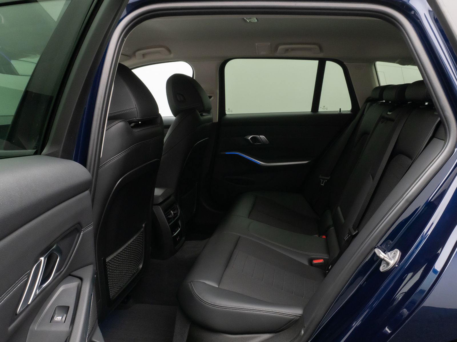 Fahrzeugabbildung BMW 320d Sport Line DAB HiFi PDC Geschwindigkeitsreg