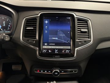 Volvo XC90 - 11