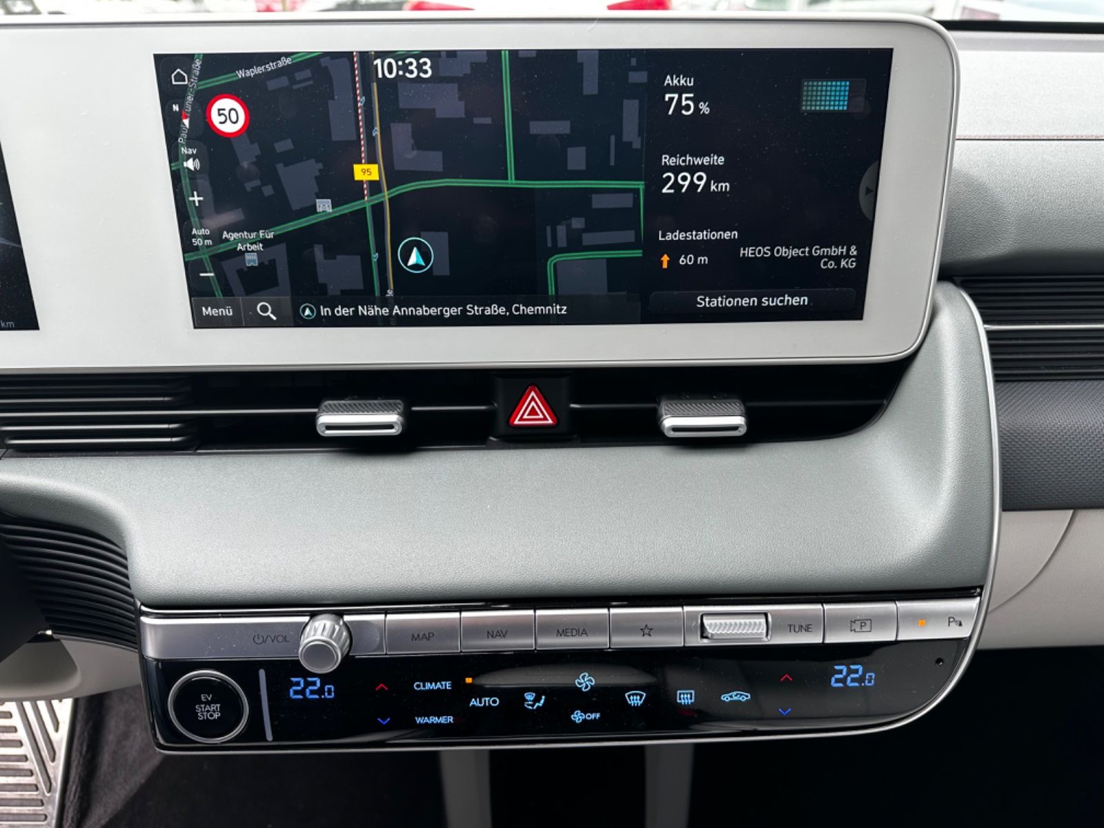 Fahrzeugabbildung Hyundai IONIQ 5 2WD 72,6 kWh UNIQ-Paket 20" LEDER SOFORT