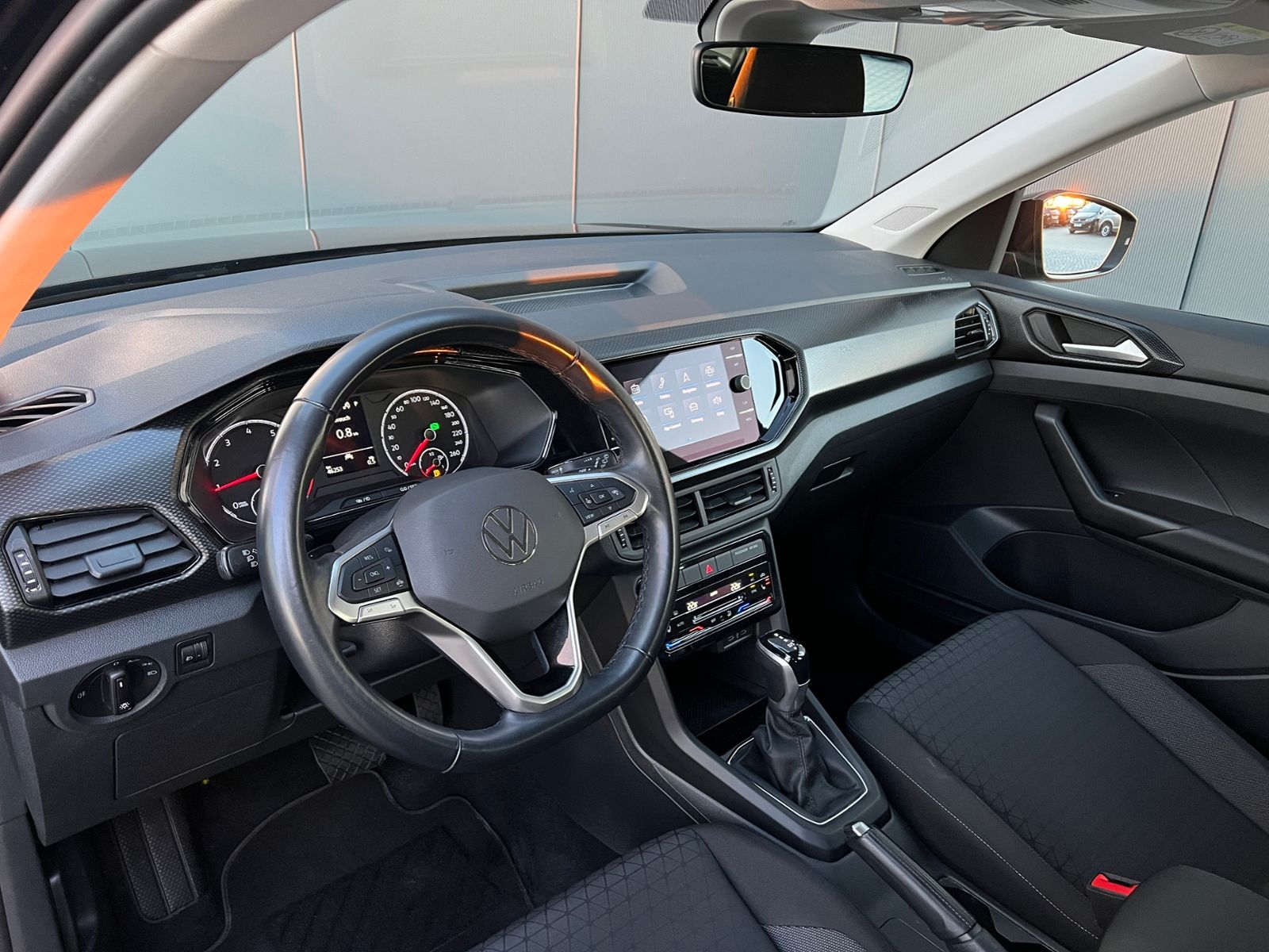 Fahrzeugabbildung Volkswagen T-Cross Life 1.0 TSI DSG *Klima, Einparkhilfe, 1