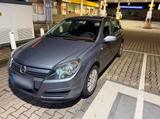 Opels Astra Automatik 1.6 L / TüV bis 10.2027 - Opel Astra mit Benzin-Antrieb: Kleinwagen, Automatik