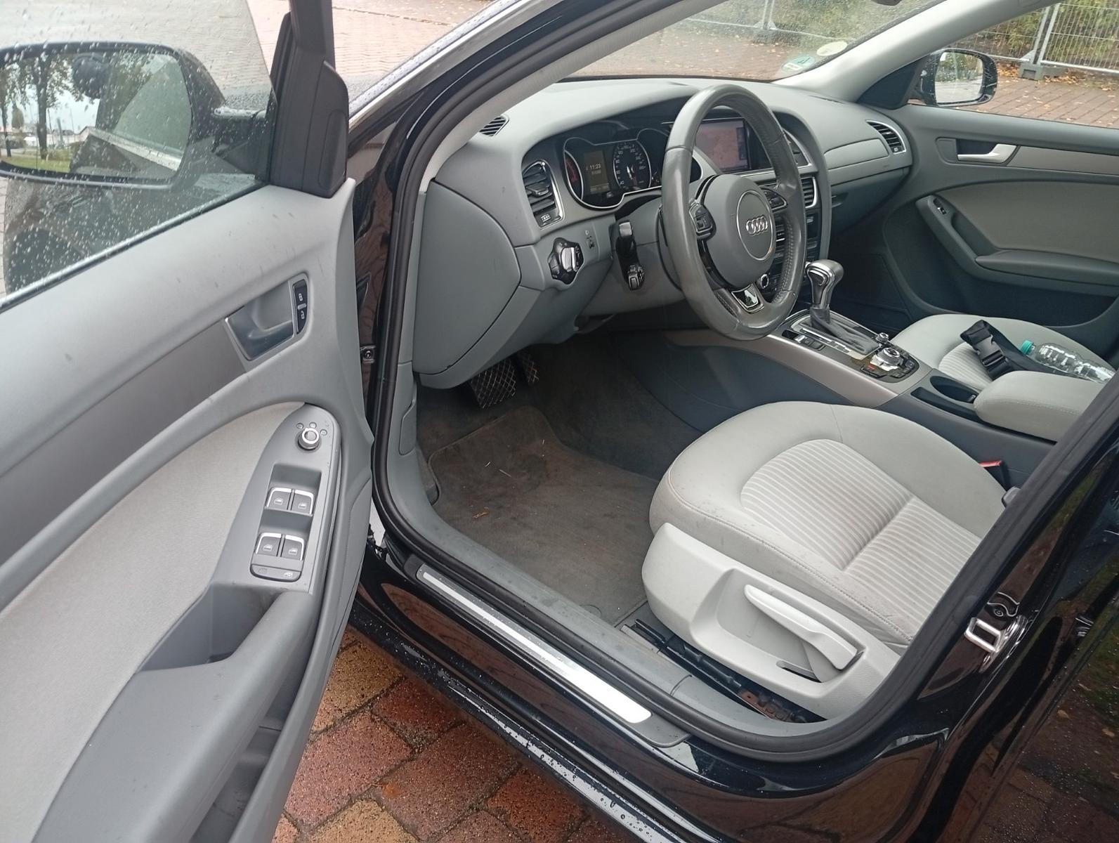 Audi A4 2012 — photo 20
