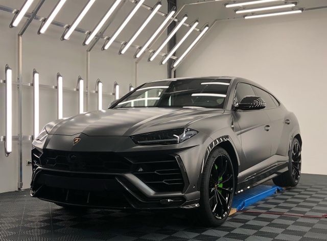 Lamborghini Urus MY21 Carbon Akrapovic Pano 23-Zoll Keramik