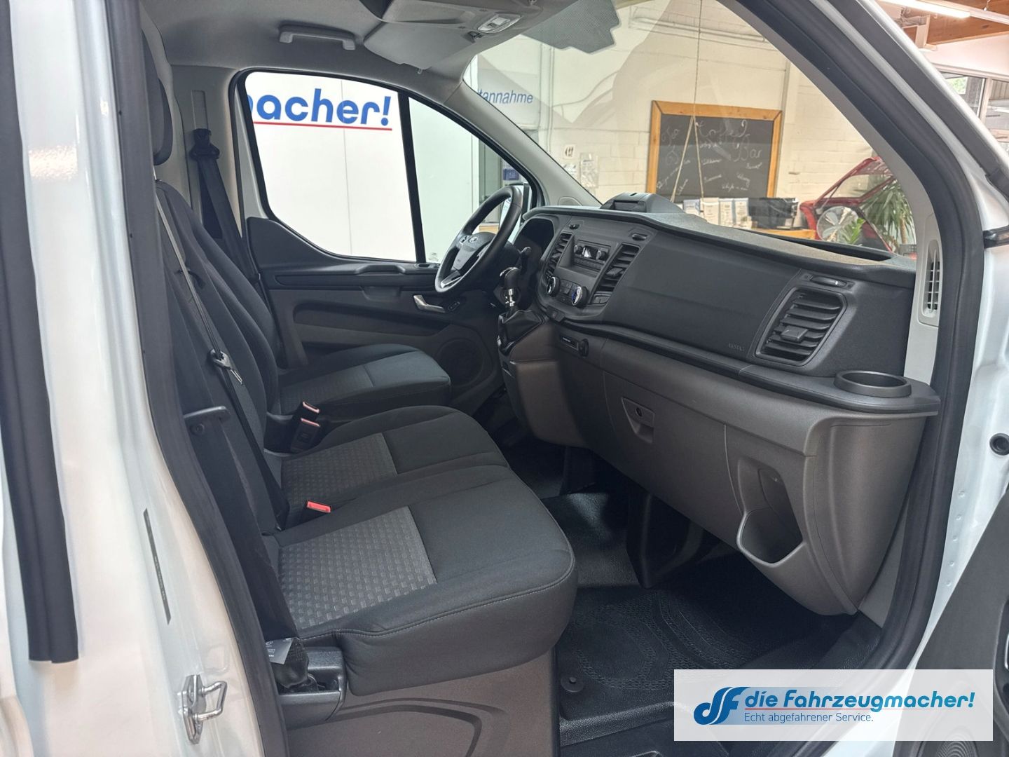 Fahrzeugabbildung Ford Transit Custom Kasten 320 L2 Trend 2.0 TDCi DAB