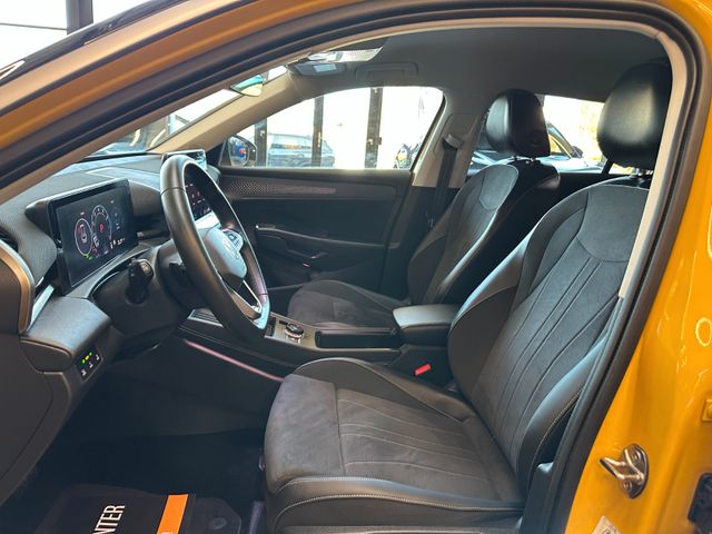 Volkswagen T-Roc *1.HAND*19%*LKHZ*ACC*CARPLAY*MASSAGE*CAM