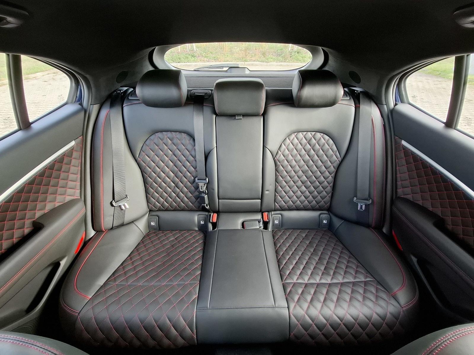 Genesis G70 GX8 Shooting Brake 2.0T AWD Sport