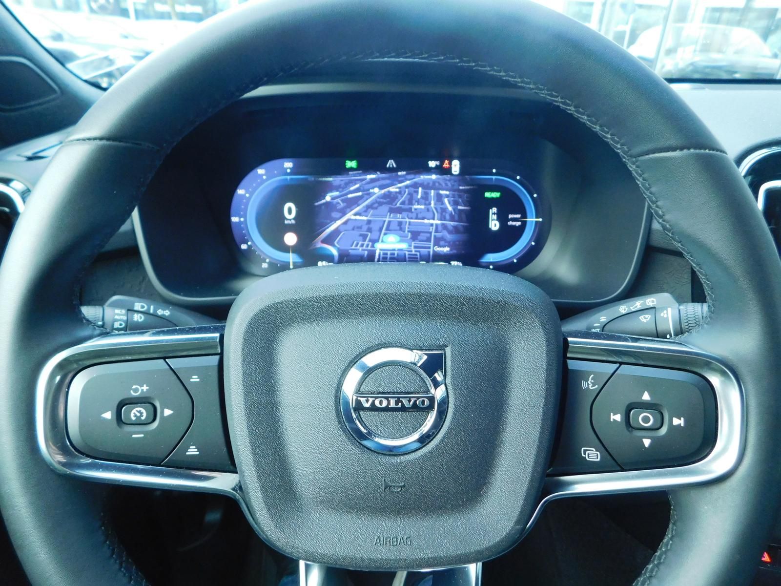 Fahrzeugabbildung Volvo XC40 Recharge Single Motor Plus