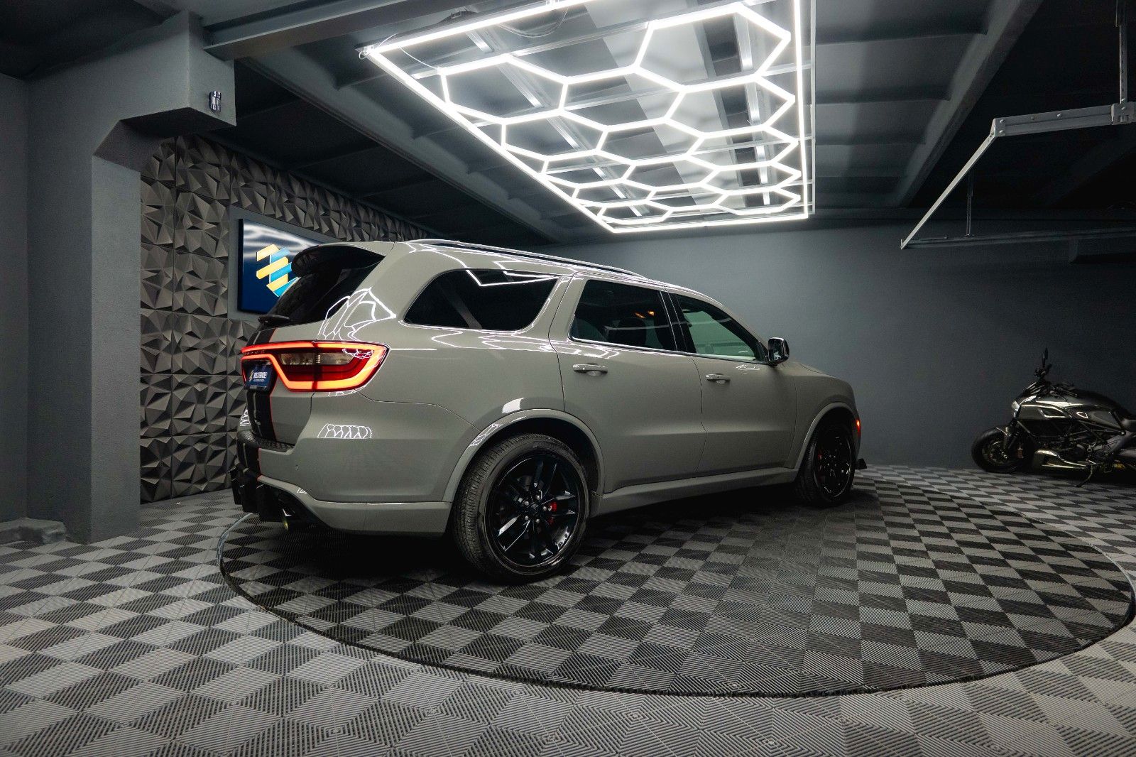 Fahrzeugabbildung Dodge Durango 5.7 V8 R/T 4x4 Night-Paket Modell 22 ACC