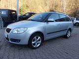 Skoda Fabia Combi 1.6*Klimaauto*Sitzhzg*PDC - gebrauchte Skoda Fabia aus dem Jahr 2008