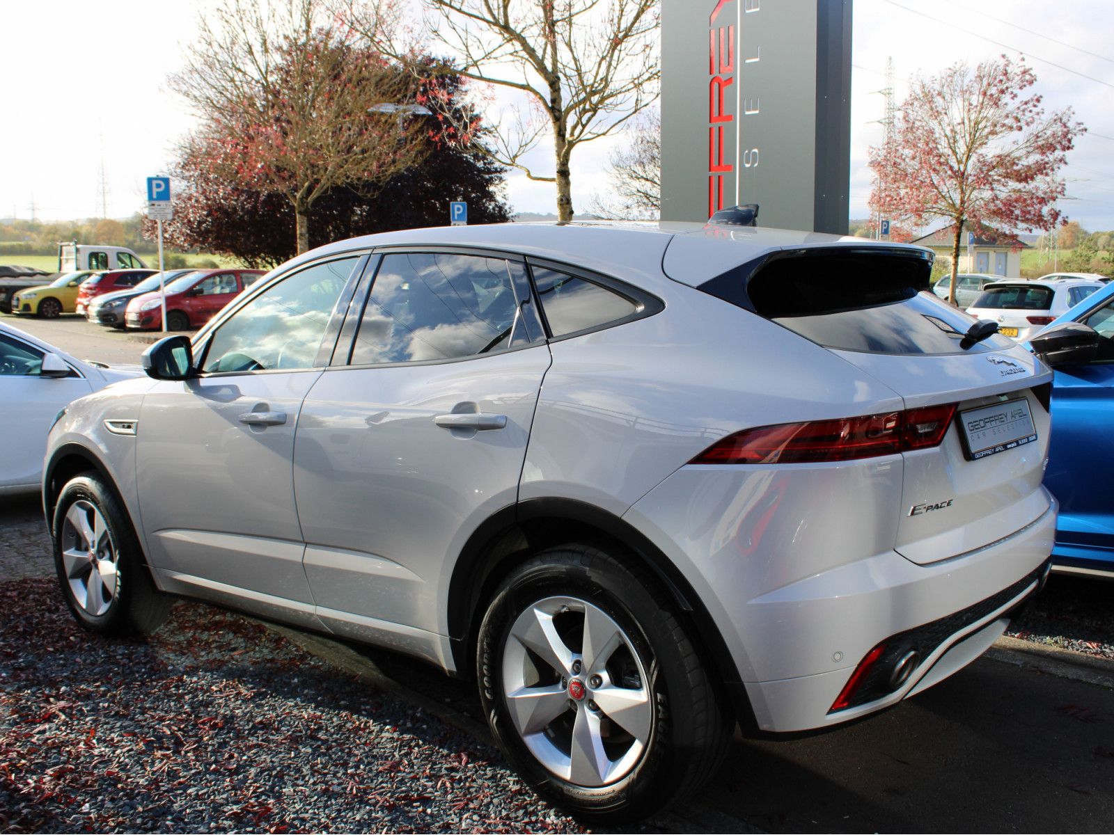 Jaguar E-Pace D 180 AWD R-DYNAMIC PANO CUIR NAVI imagem 2
